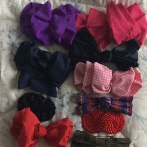 Retro Bow barrettes